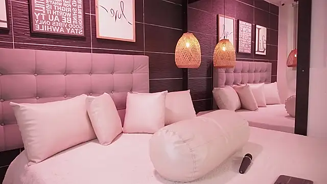 Bella TS  online show from 28, 11, 2025