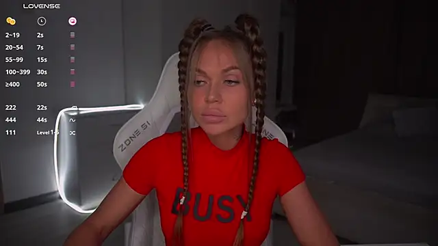 Snapshot of Evelinka chatting on 13, 10, 2025 Evelinka online show from 13, 10, 2025