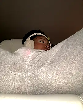 KimiAqua online show from 30, 11, 2025