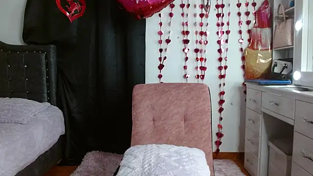 Snapshot of AnnaRosse1 chatting on 13, 3, 2025 AnnaRosse1 online show from 13, 3, 2025