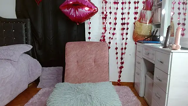 Snapshot of AnnaRosse1 chatting on 7, 3, 2025 AnnaRosse1 online show from 7, 3, 2025