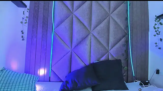 AmyPalmmer online show from 8, 11, 2025