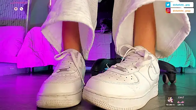 charlotte  grey online show from 23, 9, 2025