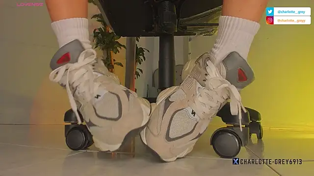 charlotte  grey online show from 10, 11, 2025