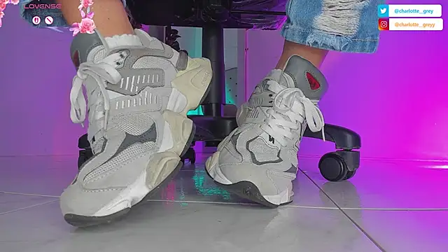 charlotte  grey online show from 16, 9, 2025