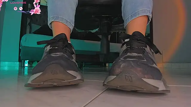 charlotte  grey online show from 12, 2, 2026