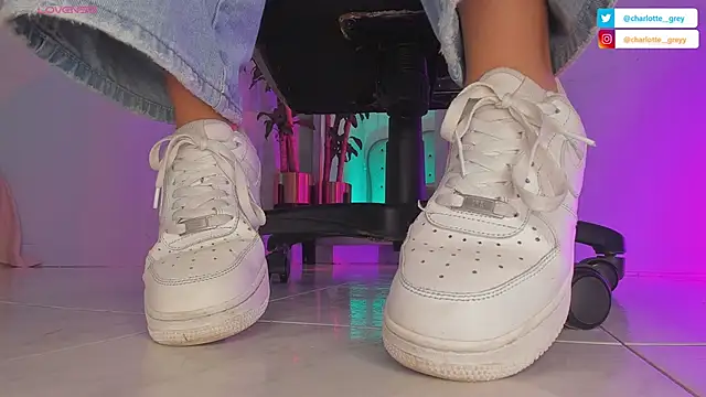 charlotte  grey online show from 29, 9, 2025