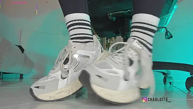 charlotte  grey online show from 18, 11, 2025