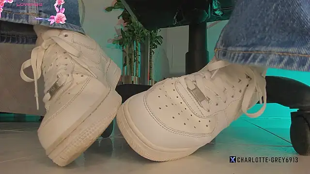 charlotte  grey online show from 11, 2, 2026