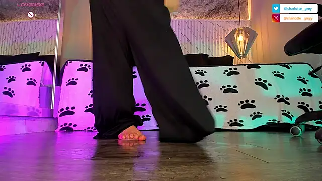 charlotte  grey online show from 14, 9, 2025