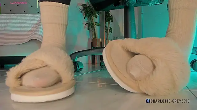 charlotte  grey online show from 22, 12, 2025