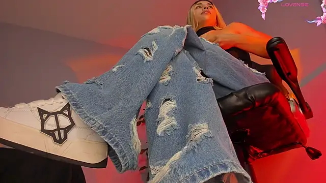 charlotte  grey online show from 4, 4, 2026