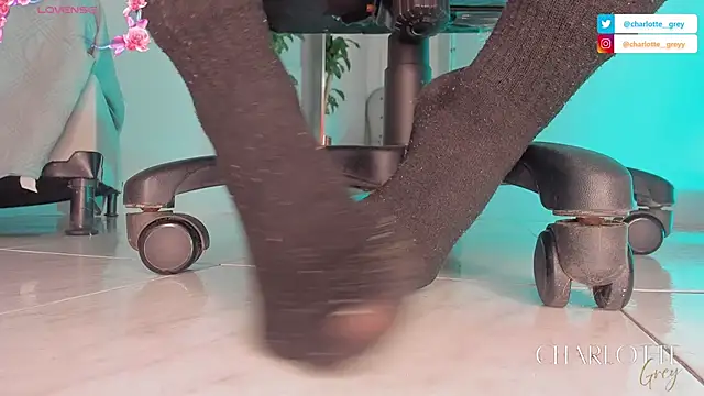 charlotte  grey online show from 30, 10, 2025