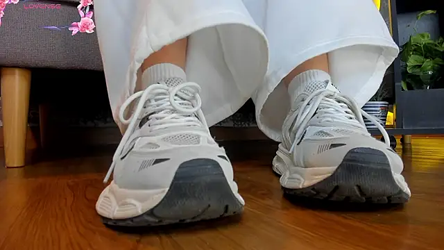 charlotte  grey online show from 21, 2, 2026