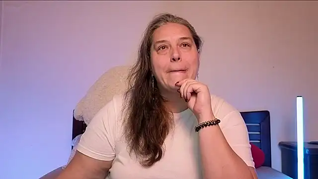 Snapshot of Niter chatting on 20, 10, 2025 Niter online show from 20, 10, 2025