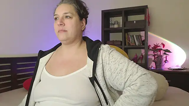 Snapshot of Niter chatting on 5, 2, 2025 Niter online show from 5, 2, 2025