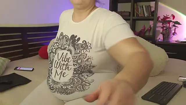 Snapshot of Niter chatting on 6, 2, 2025 Niter online show from 6, 2, 2025