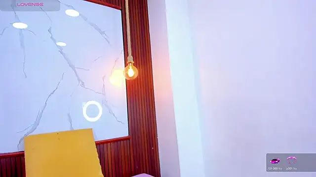 Mia thompson 19 online show from 10, 4, 2026