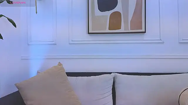 Mia thompson 19 online show from 25, 2, 2026