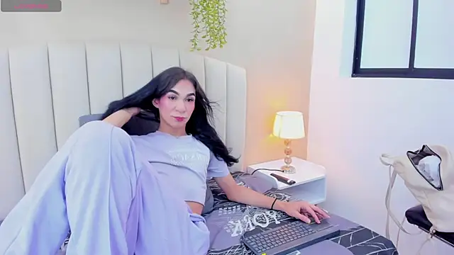 Mia thompson 19 online show from 9, 5, 2026