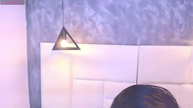 Mia thompson 19 online show from 15, 11, 2025