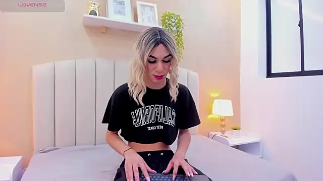 Mia thompson 19 online show from 13, 3, 2026