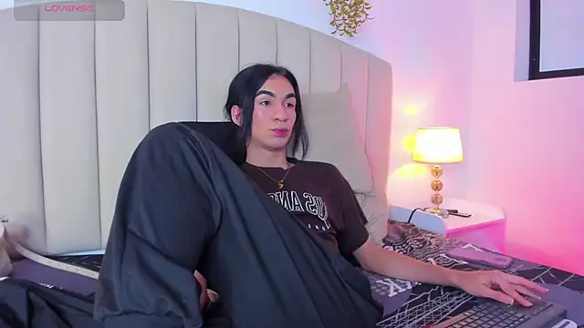 Mia thompson 19 online show from 2, 10, 2025