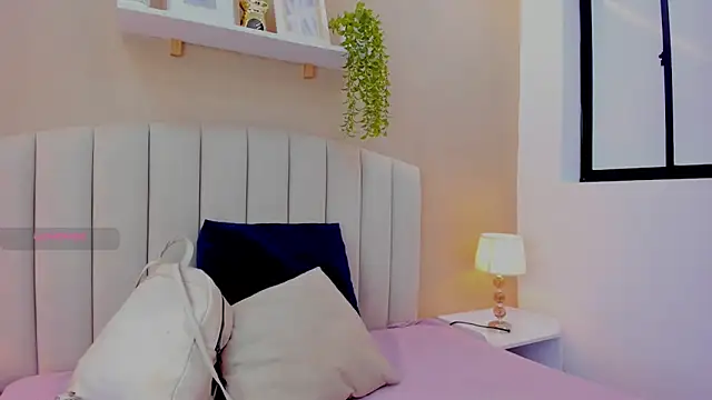 Snapshot of Mia_thompson_19 chatting on 1, 7, 2026 Mia thompson 19 online show from 1, 7, 2026