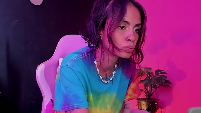 Juanadearco5 online show from 5, 3, 2025