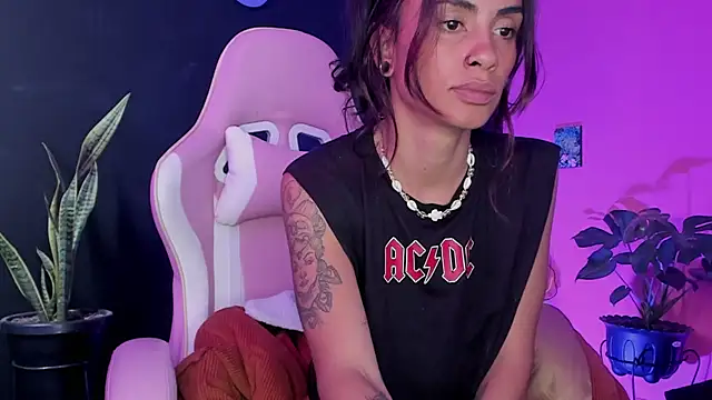 Juanadearco5 online show from 25, 2, 2025