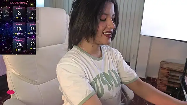 petite molly  online show from 14, 12, 2025