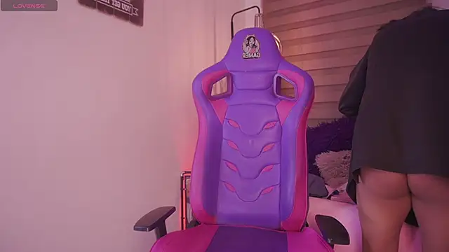 madelyn rose  online show from 21, 11, 2025