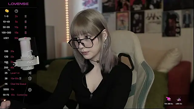 Snapshot of Traharaa chatting on 9, 2, 2026 Traharaa online show from 9, 2, 2026