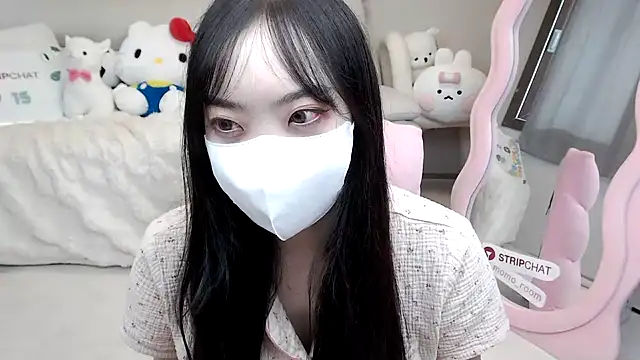 momo room online show from 15, 9, 2025