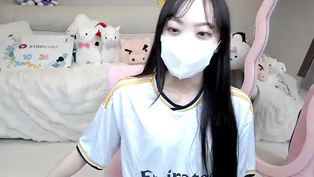 momo room online show from 24, 10, 2025