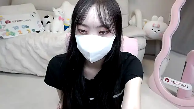 momo room online show from 6, 10, 2025