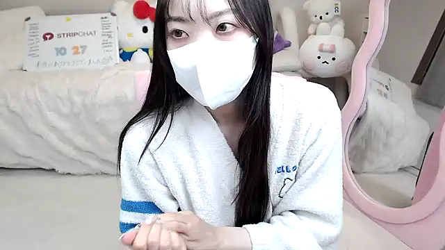 momo room online show from 27, 10, 2025