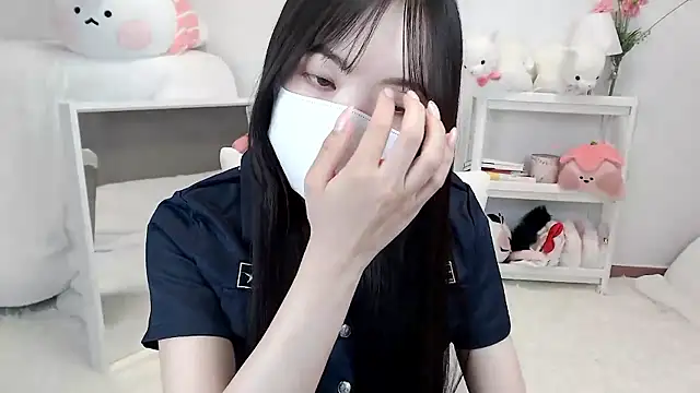 momo room online show from 17, 5, 2026