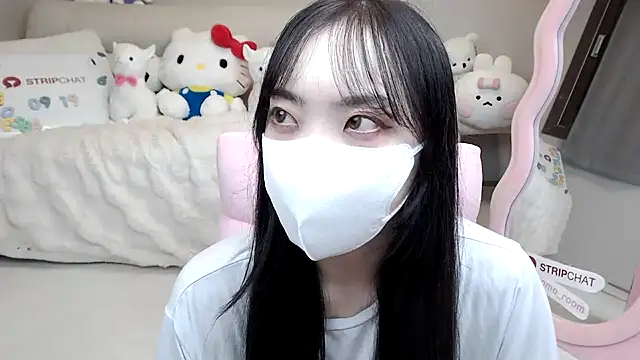 momo room online show from 19, 9, 2025