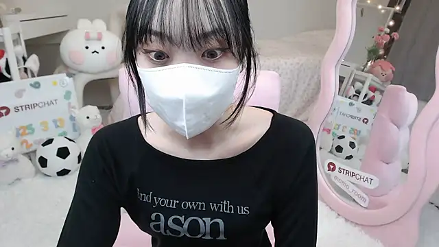 momo room online show from 13, 3, 2025