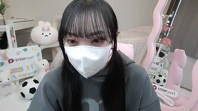 momo room online show from 1, 3, 2025