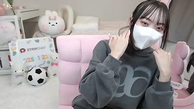 momo room online show from 23, 1, 2025