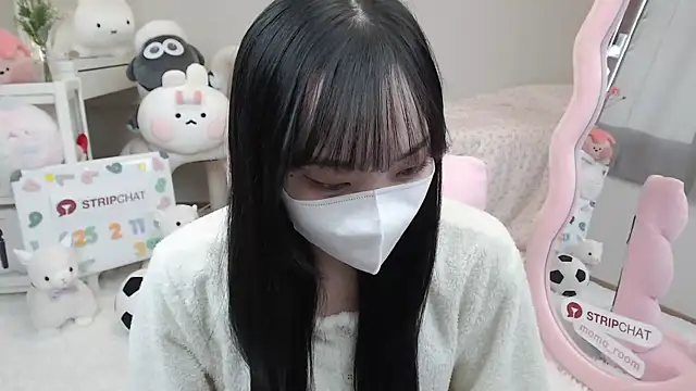 momo room online show from 11, 2, 2025