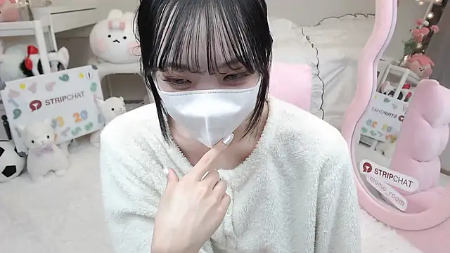 momo room online show from 20, 3, 2025