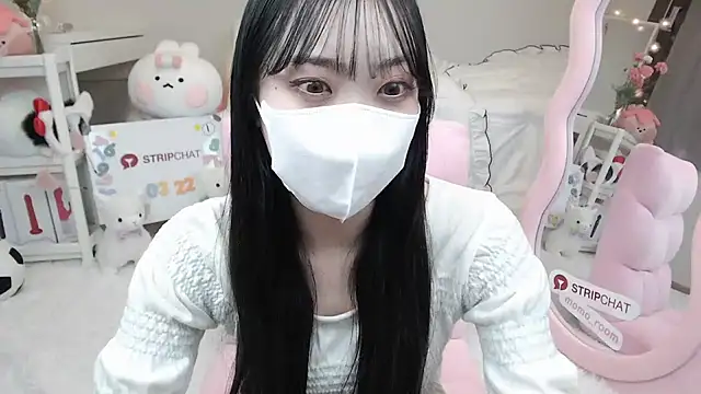 momo room online show from 22, 3, 2025