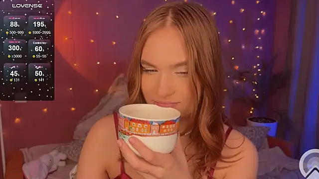 CarolineLovers online show from 1, 3, 2025