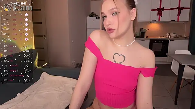 CarolineLovers online show from 6, 2, 2025