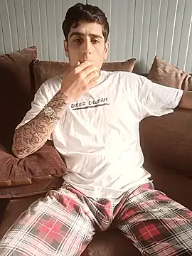 Snapshot of arenn1997 chatting on 18, 1, 2026 arenn1997 online show from 18, 1, 2026