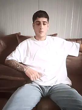 Snapshot of arenn1997 chatting on 7, 2, 2026 arenn1997 online show from 7, 2, 2026