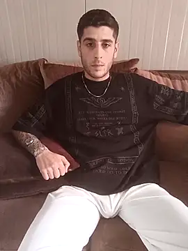 Snapshot of arenn1997 chatting on 1, 3, 2026 arenn1997 online show from 1, 3, 2026